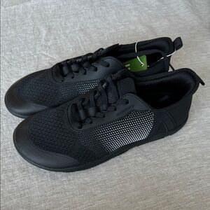 Hike footwear stride sneakers barefoot black